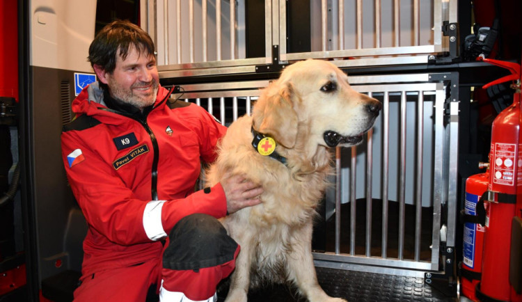 Ohromil mě rozsah události, říká hasič, který pomáhal v postiženém Turecku.