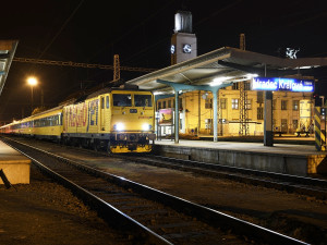 Na hlavní trati z Hradce Králové do Prahy začíná výluka. Potrvá do 28. února
