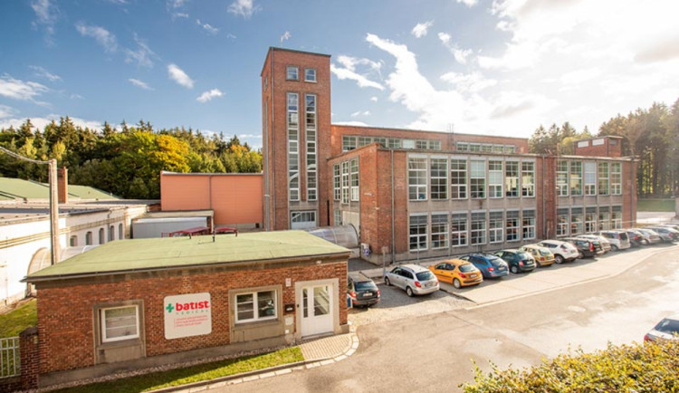Soud povolil reorganizaci výrobci zdravotnických materiálů Batist