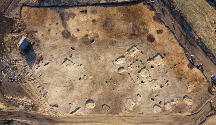 Silničáři pokročí se stavbou D55. Po roce odešli archeologové