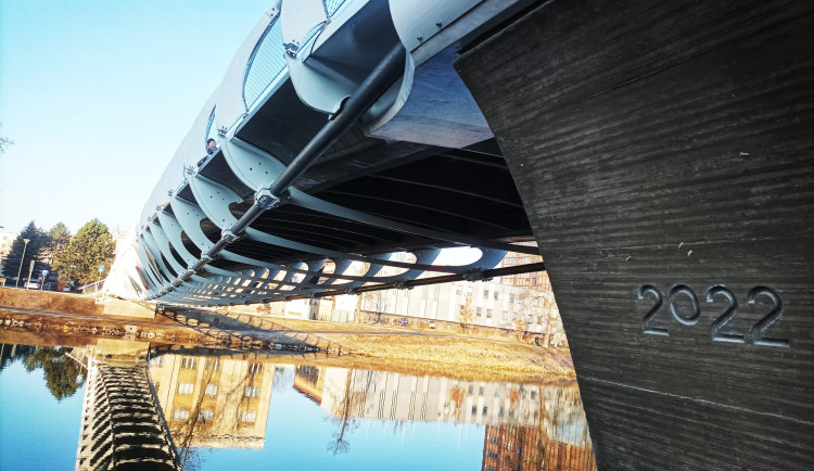 Hradecká radnice dnes otevřela novou lávku přes Labe u Aldisu. Stála 175 milionů korun