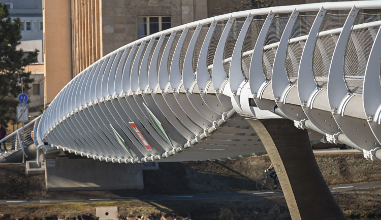 Vyplatila se nová lávka za 175 milionu korun? Jak se vám líbí?