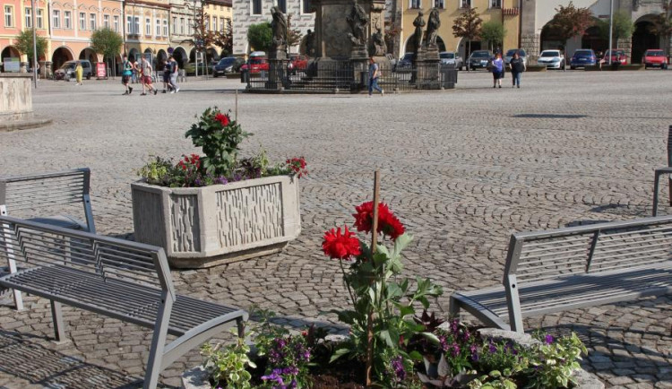 Obyvatelé Dvora Králové nad Labem si můžou adoptovat zeleň. O místo se pak starají po vlastní ose