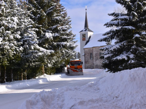 Zimní údržba silnic v hradeckém kraji zatím stála o sedm procent méně než loni