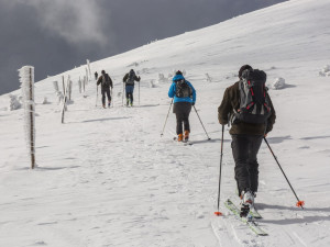 Na horách připadlo dalších třicet centimetrů sněhu, roste riziko pádu lavin
