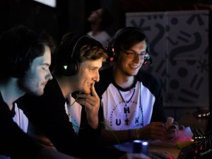 Východní Čechy čeká derby v esportu. Hrát se bude například Counter Strike