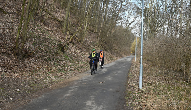 Brno otevřelo cyklostezku, na kterou padaly balvany