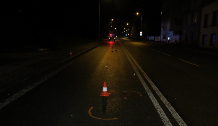 Policie našla řidiče, který srazil chodce v Trutnově. Jde o mladíka se zákazem řízení