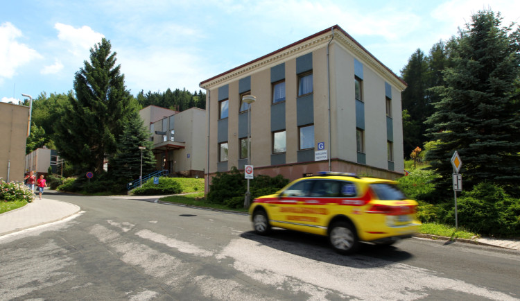 Hradecký kraj vypíše nový tendr na dokončení laboratoří v nemocnici Trutnov