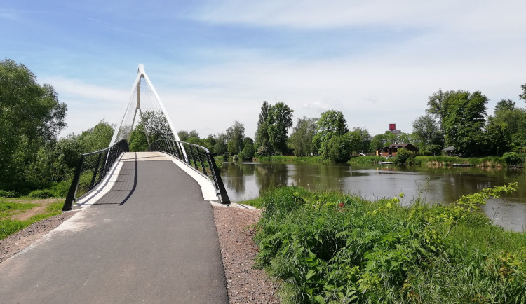 Další úsek cyklostezky Mechu a Perníku má zelenou