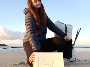 Jsem blázen, asi ano, ale nuda je horší, říká dívka, která jde pěšky ze Španělska do Norska