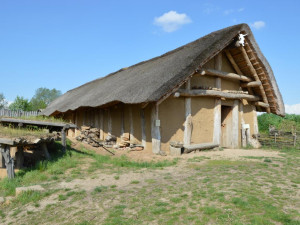 Všestarský archeopark nabídne Dny živé archeologie, sezona začne co nevidět