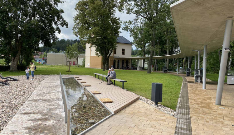 Malé lázně Náchod zahájí sezonu. Lidé si budou moci opět natočit obě minerálky