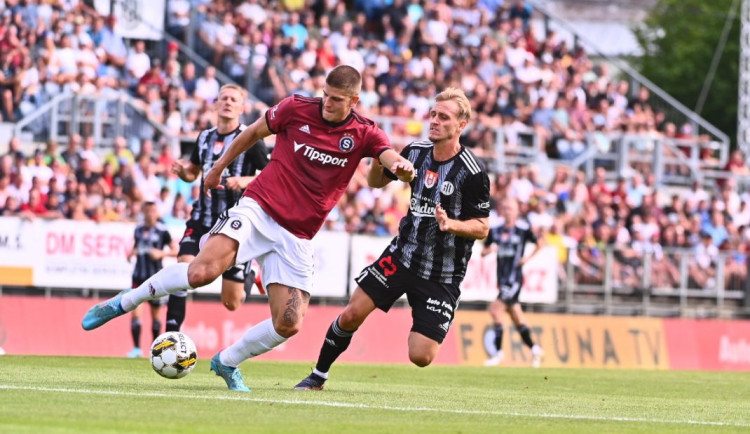 Čavoš vyhlíží semifinále proti "své" Spartě. Na Letné podával míče