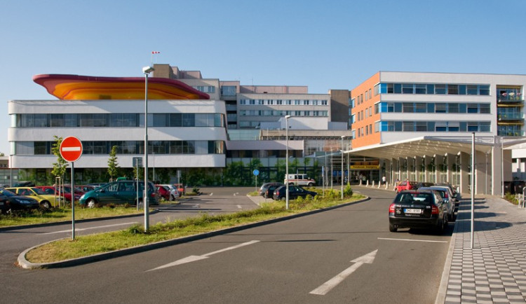 Jen jedna pacientka zůstává po průjmových obtížích v hradecké nemocnici