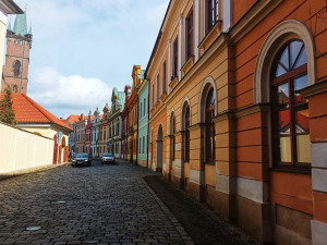 Hradec Králové zjednoduší cyklistům jízdu v centru, bude rušit parkovací místa