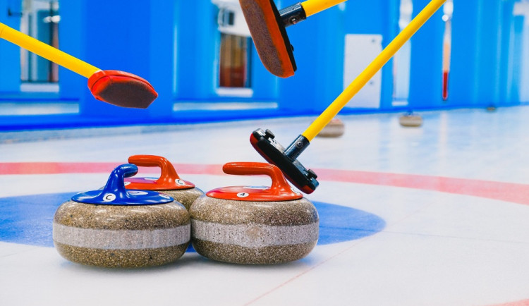 Curling se po delší době valí na hradecký stadion