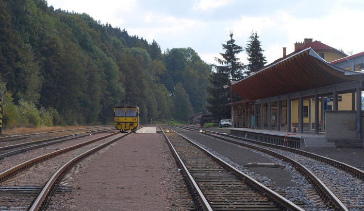 Zítra se zastaví vlaky mezi Svobodou nad Úpou a Trutnovem