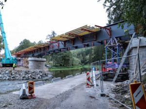 Oprava tří mostů do Špindlerova Mlýna se nejspíš odloží. Jde o jedinou cestu do horského střediska