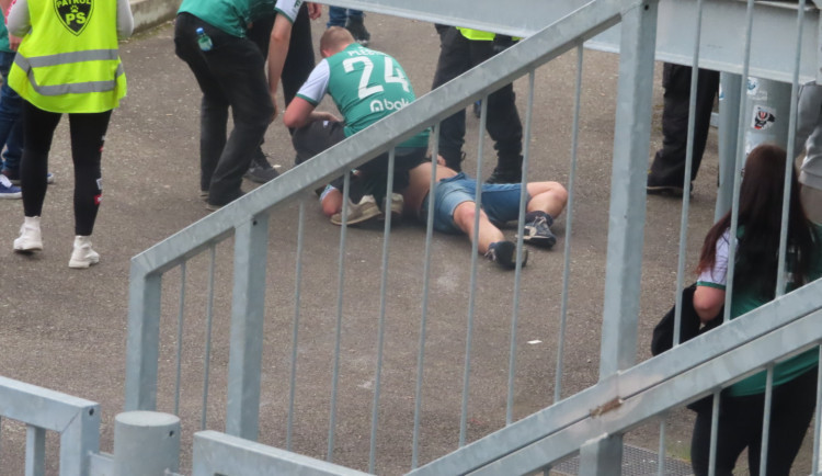 Dynamo se distancuje od chování pořadatelů, kteří napadli fanoušky Jablonce