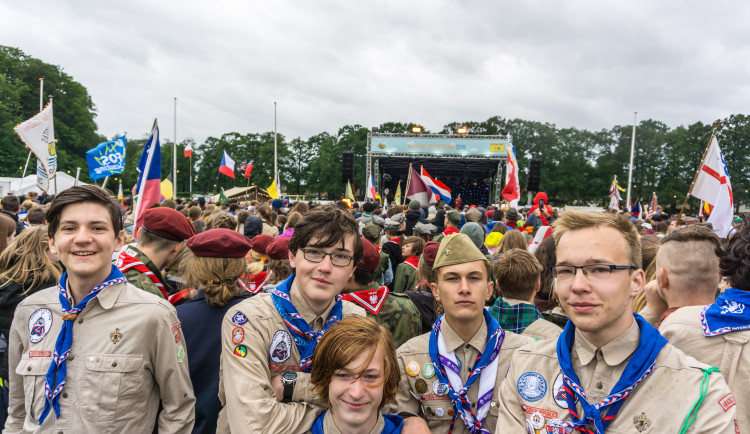 Do Hradce Králové míří tisíce skautů, právě začíná národní skautské jamboree