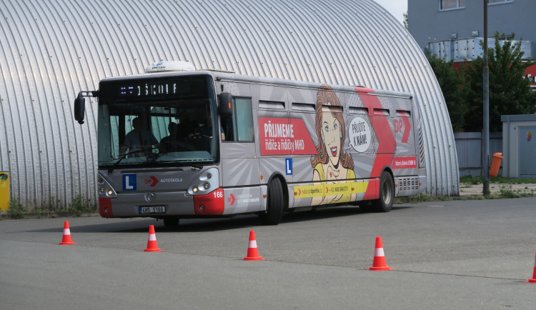 Za volantem autobusu MHD - přijďte si zkusit, jak jednoduché je řídit autobus MHD