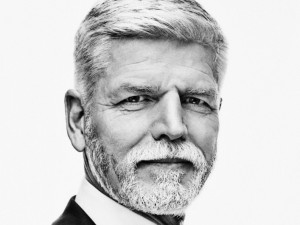 Prezident Pavel představil oficiální portrét, stylista na něm našel chyby