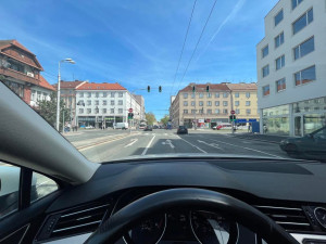 ANKETA: Zaznamenali řidiči spuštění nového systému řízení dopravy v Hradci Králové?
