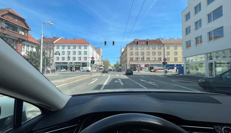 ANKETA: Podle řidičů inteligentní systém dopravu v Hradci Králové nezlepšil