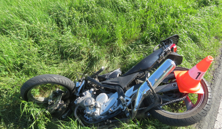Policie v kraji řeší stále více nehod motorkářů. K poslední musel záchranářský vrtulník.