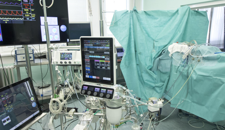 V hradecké nemocnici začalo fungovat simulační centrum. Podobné zatím bylo jen v Berlíně.