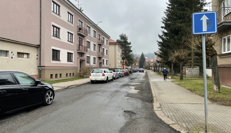 Trutnov pokračuje v opravách silnic, na řadu teď přijde Zámečnická ulice