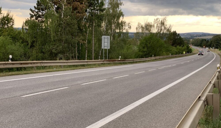 Hradecký kraj chce i přes výpadek dotace na krajské silnice udržet investice přes miliardu