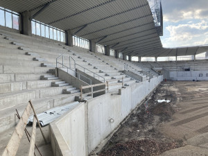 Fotbalový stadion v Hradci Králové se slavnostně otevře 3. září. Kolaudací by měl projít už příští měsíc