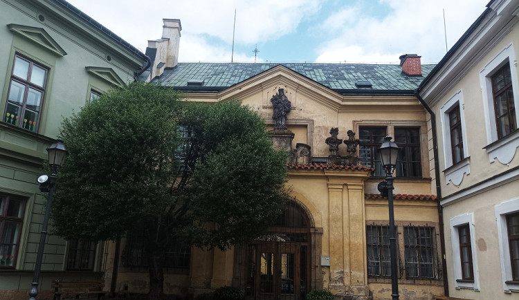 Hradec Králové se v neděli vrátí do středověku, užít si můžete ukázky zbraní i řemesel