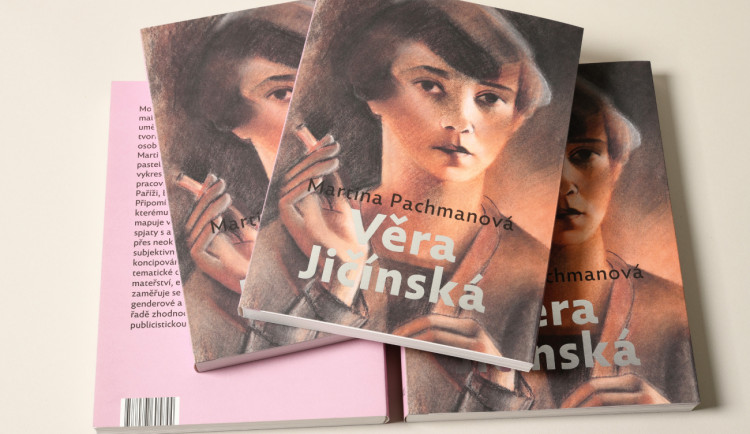 Galerie moderního umění zmapovalo tvorbu Věry Jičínské. Vyšla o ní publikace