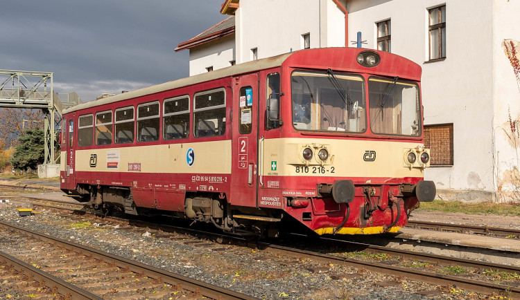 České dráhy v Královéhradeckém kraji 11. června ukončí provoz motoráků řady 810