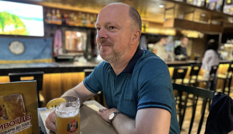 Učení vyměnil za armádu. Někteří studenti jsou zranění či mrtví, říká ukrajinský voják