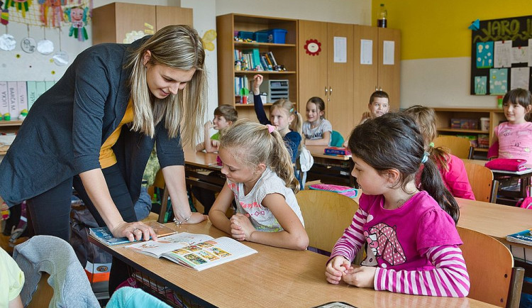 Hradec Králové chce do města přilákat nové učitele základních škol. Dostanou služební byty