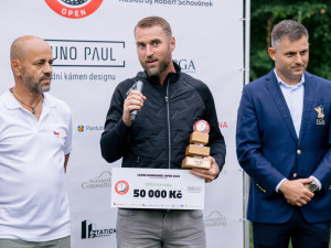 Hřiště v Lázních Bohdaneč zaplnilo přes sto golfistů. Turnaj nakonec vyhrál Aleš Kořínek
