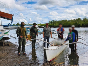 Češi chytají v Asii pašeráky a pytláky. Na kontě mají řadu úspěchů
