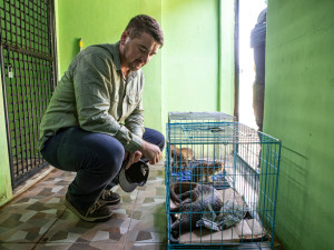 Češi chytají v Asii pašeráky a pytláky. Na kontě mají řadu úspěchů