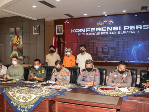 Češi chytají v Asii pašeráky a pytláky. Na kontě mají řadu úspěchů