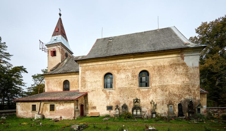 Trutnov přispěje na záchranu kostela ve Starém Rokytníku. Peníze pošle i na filtrovnu v pevnosti Stachelberg