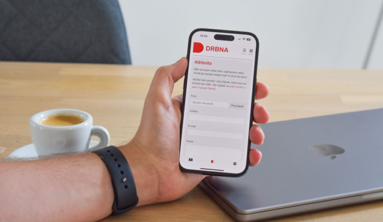 Mobilní aplikace Drbny nabízí nové funkce.