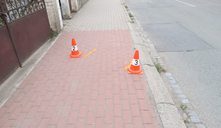 Cyklistka nezvládla jízdu a zranila se. Dechová zkouška prokázala téměř čtyři promile.