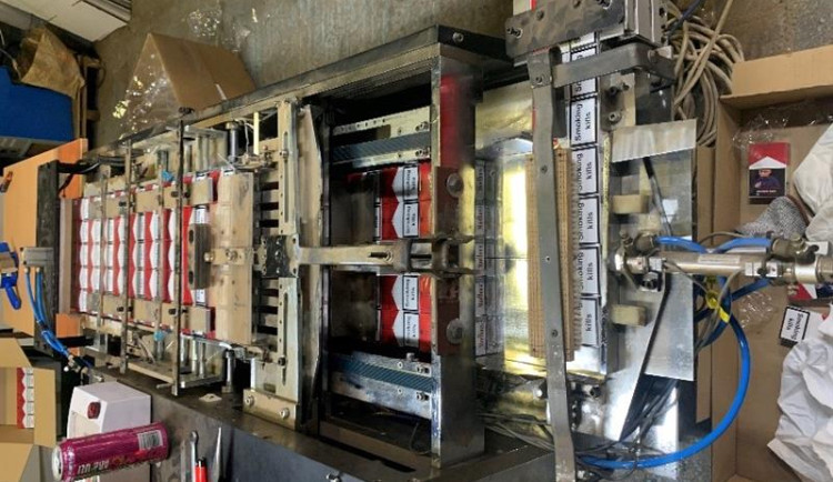 Objevená výrobní linka na cigarety