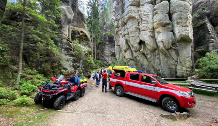 Život ve skalách mohou turistům zachránit takzvané body záchrany. Jak je správně využít?