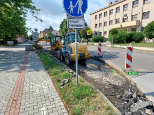 Přecházení Husovy ulice v Hořicích bude bezpečnější