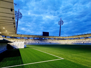 OBRAZEM Otevření nového fotbalového svatostánku je v Hradci na spadnutí